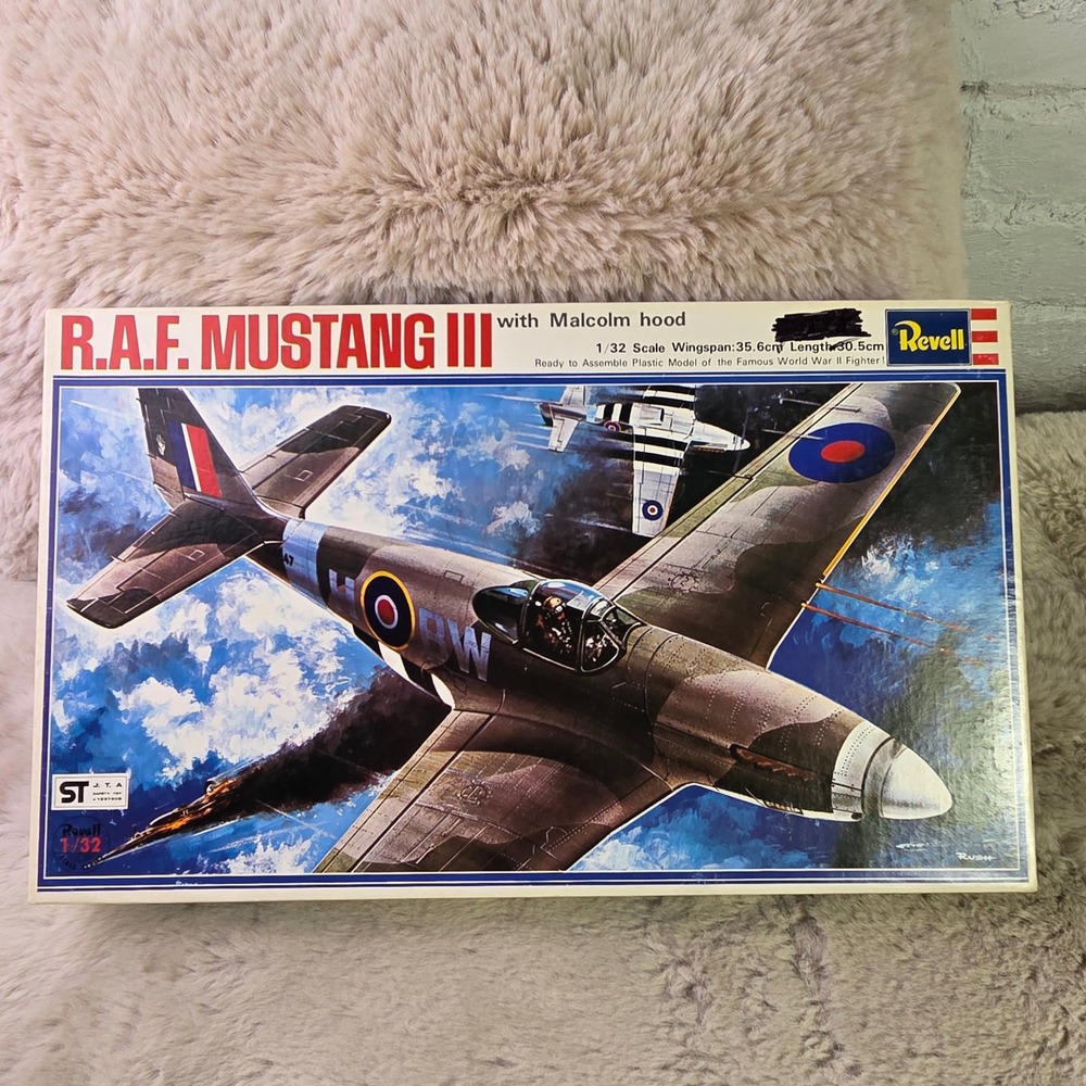 Revell RAF Mustang III 1/32 Scale Model Kit H-152 Vintage 1976 Sealed Parts
